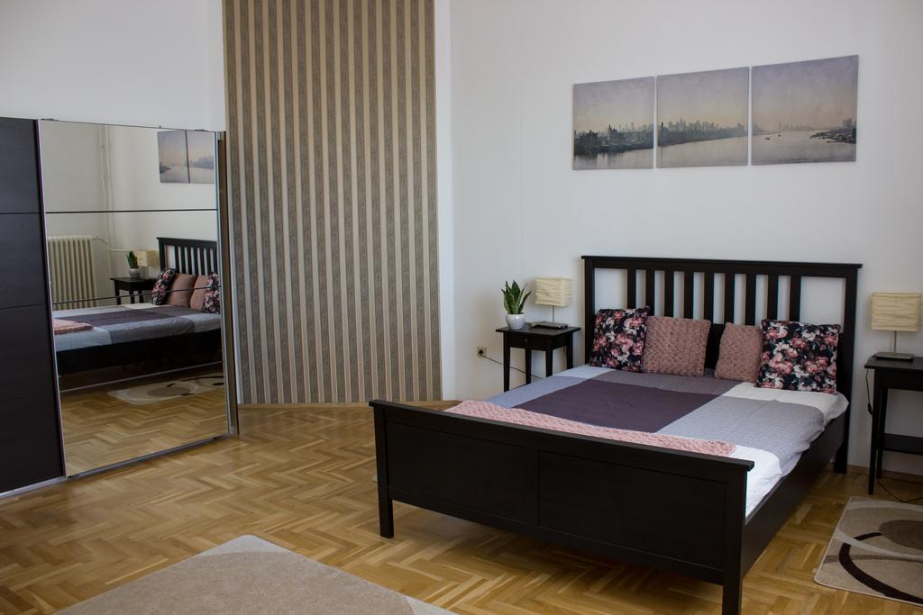 Home At Parliament Budapest Exterior foto