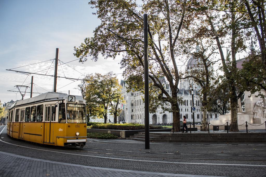 Home At Parliament Budapest Exterior foto